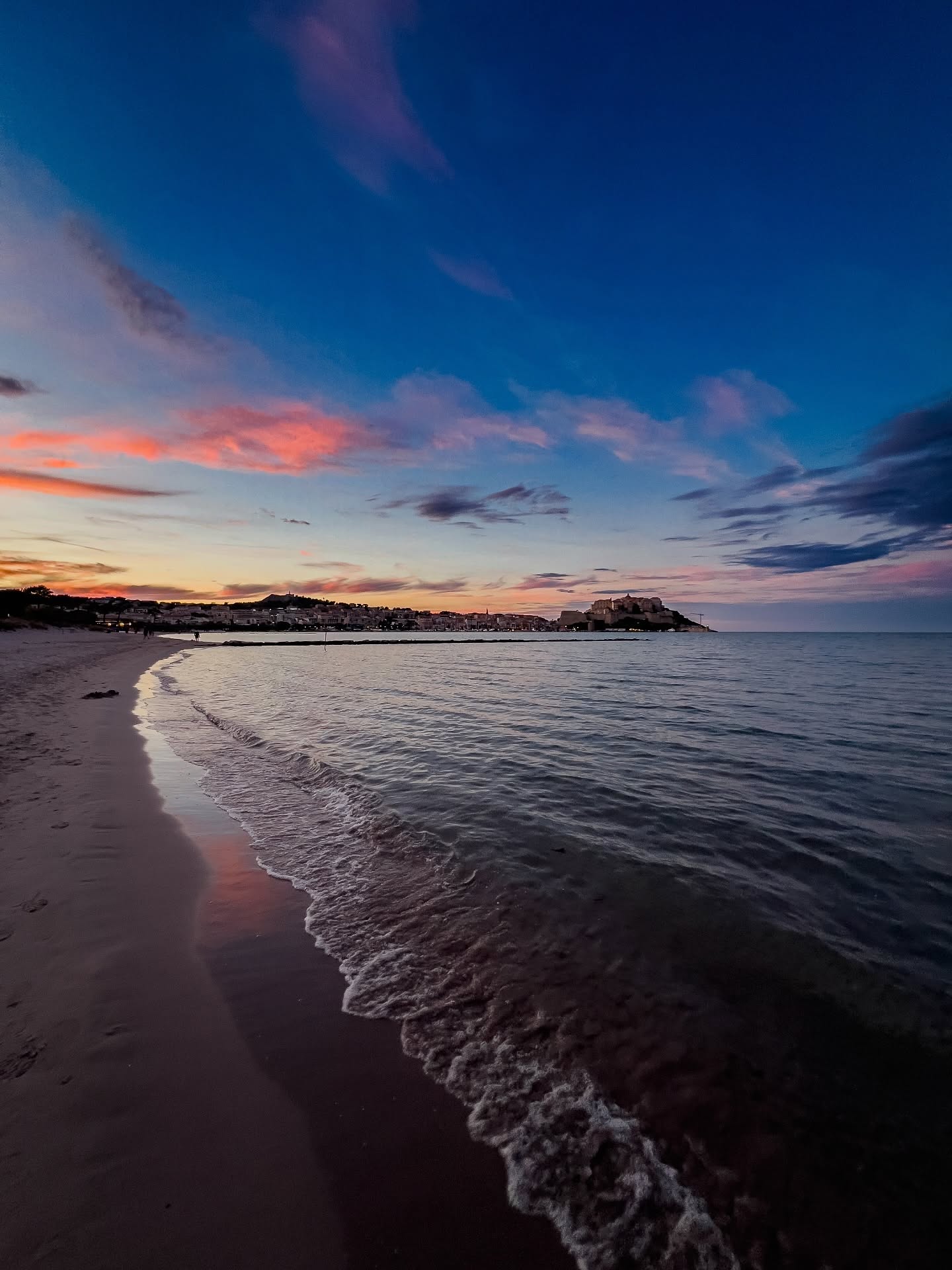 „Und die See gibt ihnen neue Hoffnung, wie die Nacht ihnen neue Träume bringt.“
―Christoph Kolumbus