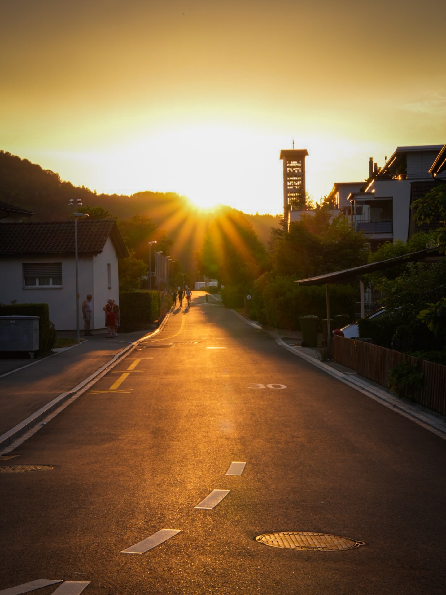 Das Geheimnis der Sonnenstrasse von Killwangen.  Link in der Bio!